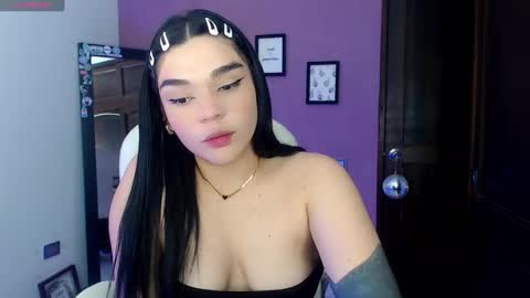 Snapshot of veronica_118 chatting on March 1, 5:31 am veronica_118 online show from March 1, 5:31 am