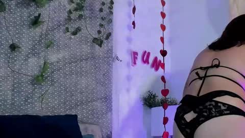 Veronica Olson online show from February 19, 5:16 am
