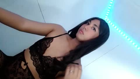 veronica_vaughn02 online show from October 11, 5:45 am