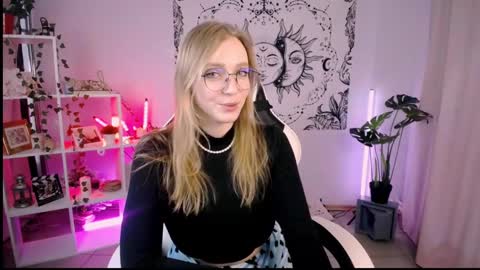 VERONICA online show from February 24, 5:20 pm