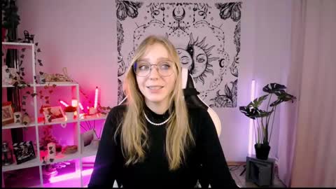 VERONICA online show from February 24, 8:25 pm