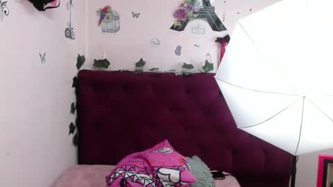 Snapshot of veronicaqueen2 chatting on September 16, 8:23 pm veronicaqueen2 online show from September 16, 8:23 pm