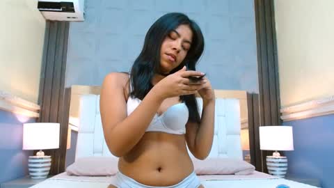 Veronica Robles online show from March 11, 5:02 pm