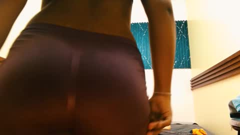 Veronica Robles online show from September 16, 7:06 pm