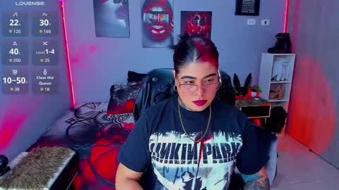 Snapshot of veronika_metalstar chatting on September 16, 6:33 pm Miss Veronika online show from September 16, 6:33 pm