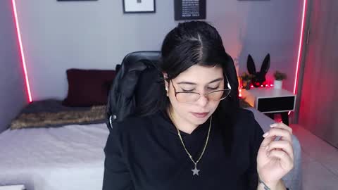 Snapshot of veronika_metalstar chatting on February 1, 7:02 pm Miss Veronika online show from February 1, 7:02 pm