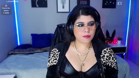 Snapshot of veronika_metalstar chatting on January 18, 2:44 pm Miss Veronika online show from January 18, 2:44 pm
