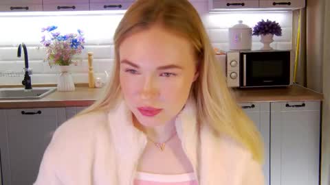 Snapshot of veronikamitchel chatting on September 30, 5:45 pm Veronika online show from September 30, 5:45 pm
