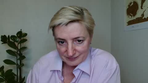 Snapshot of verony_ chatting on March 6, 8:16 pm verony_ online show from March 6, 8:16 pm