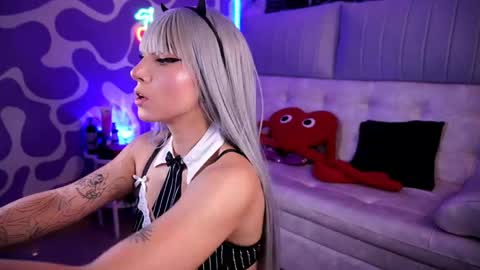        online show from April 24, 1:18 am