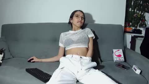 very_hard2 online show from October 28, 11:06 pm