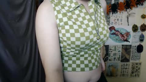 veryveryvery_shy online show from October 10, 6:30 am