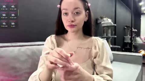 Esta online show from February 22, 2:09 pm