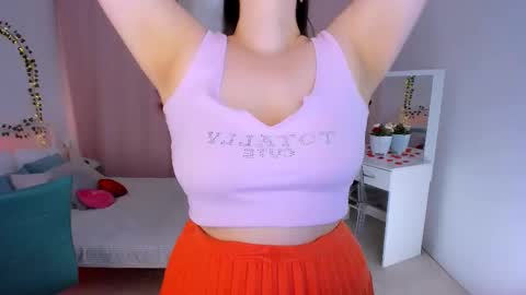 Snapshot of via_lattea_ chatting on February 21, 2:16 pm Camilla online show from February 21, 2:16 pm