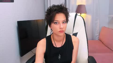 Snapshot of via_mayer chatting on September 11, 9:16 pm Via online show from September 11, 9:16 pm