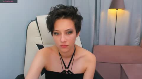 Snapshot of via_mayer chatting on September 8, 9:58 pm Via online show from September 8, 9:58 pm