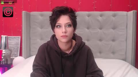 Snapshot of via_mayer chatting on September 12, 9:17 pm Via online show from September 12, 9:17 pm