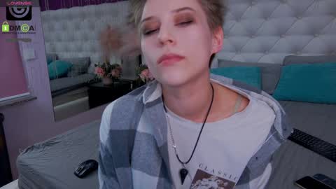 Snapshot of via_mayer chatting on January 24, 2:19 pm Via online show from January 24, 2:19 pm
