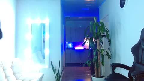 Snapshot of viannca__ chatting on December 22, 1:12 am Ariana online show from December 22, 1:12 am