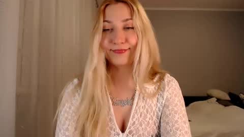 Snapshot of vibezgirl chatting on March 2, 7:34 pm Amelia online show from March 2, 7:34 pm