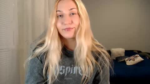 Snapshot of vibezgirl chatting on October 24, 5:36 pm Amelia online show from October 24, 5:36 pm