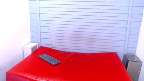 Vicent  online show from December 15, 1:13 am