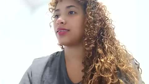 Vicky  online show from November 14, 6:04 am