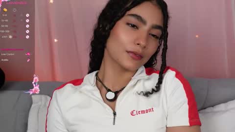 Snapshot of vicky_curly chatting on September 13, 4:26 am vicky_curly online show from September 13, 4:26 am