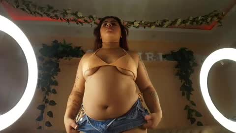 VICKY  online show from April 16, 9:39 pm