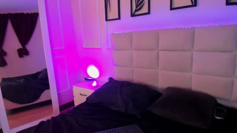 vicky_smith4 online show from September 12, 3:03 pm