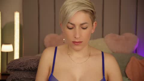 vickysecret96 online show from February 2, 5:37 pm