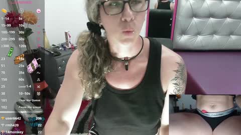 Snapshot of vickysexyx chatting on January 3, 10:51 pm Valentina online show from January 3, 10:51 pm