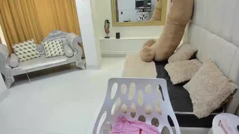 Victoria  grey  online show from April 11, 8:13 pm