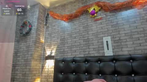 victorira online show from December 15, 7:54 pm