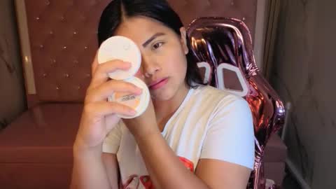 victoria_b_ online show from November 1, 8:19 pm