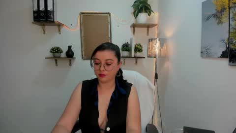 Victoria - You can call me Vicky online show from January 12, 12:45 pm