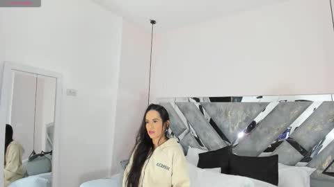 valentina online show from December 4, 10:04 am