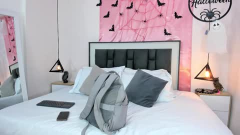 valentina online show from November 4, 11:44 am