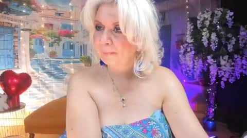 Snapshot of victoria_dior chatting on March 12, 7:58 pm diorvictoria9 online show from March 12, 7:58 pm