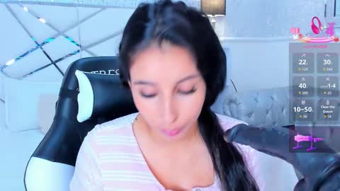 Victoria Houston  online show from December 16, 3:29 pm