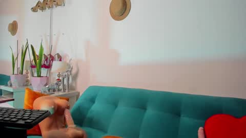 Snapshot of victoria_jhones chatting on February 16, 5:37 pm Victoria online show from February 16, 5:37 pm