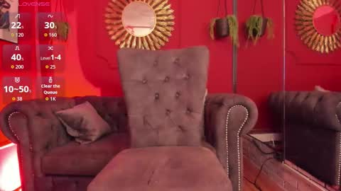 Snapshot of victoria_romanee chatting on September 16, 3:53 am Monica online show from September 16, 3:53 am