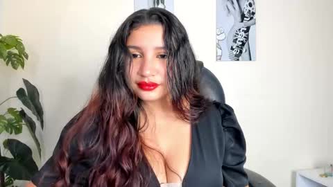 VICTORIA  online show from February 2, 12:45 pm