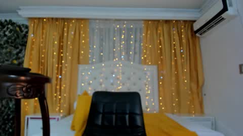 victoria_sweets_ online show from November 13, 9:06 pm