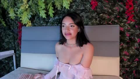 victoriaa2_doll online show from October 7, 12:45 pm