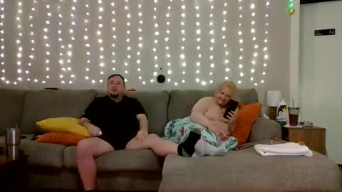 Snapshot of victoriaandjesse chatting on February 23, 12:08 am Victoria and Jesse online show from February 23, 12:08 am