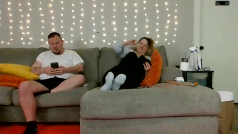 Snapshot of victoriaandjesse chatting on February 1, 6:43 am Victoria and Jesse online show from February 1, 6:43 am