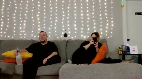 Snapshot of victoriaandjesse chatting on January 3, 6:44 am Victoria and Jesse online show from January 3, 6:44 am