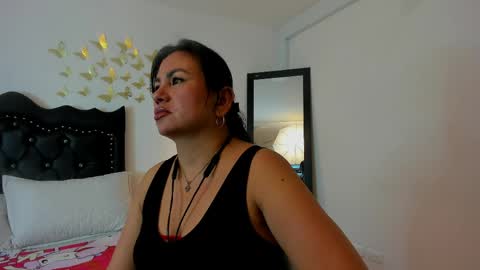 victoriacg online show from April 23, 5:58 pm