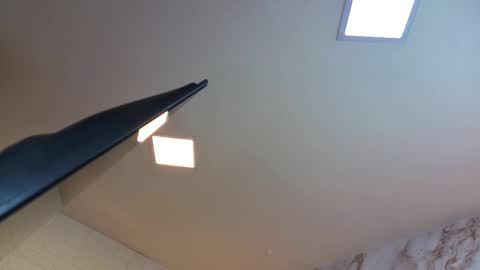 VICTORIA online show from December 4, 7:57 pm